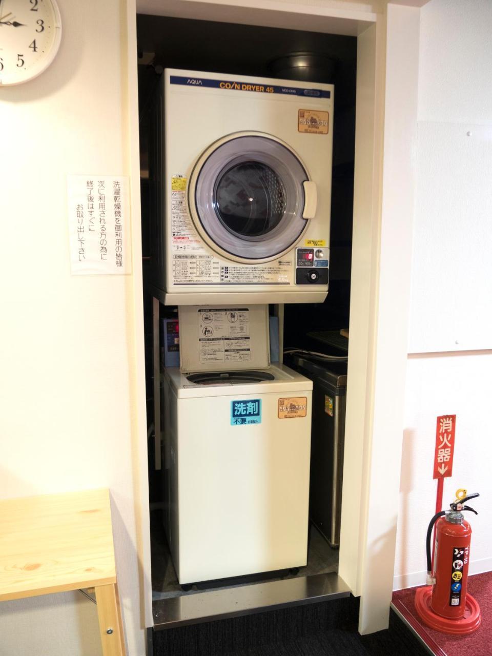 Capsule Hotel Hatagoya Токио Экстерьер фото